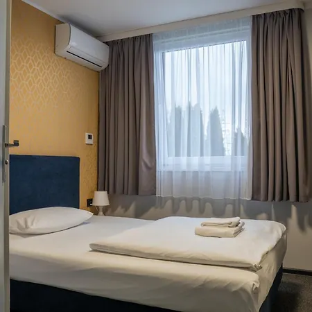 Nowotel Stop&sleep 3*